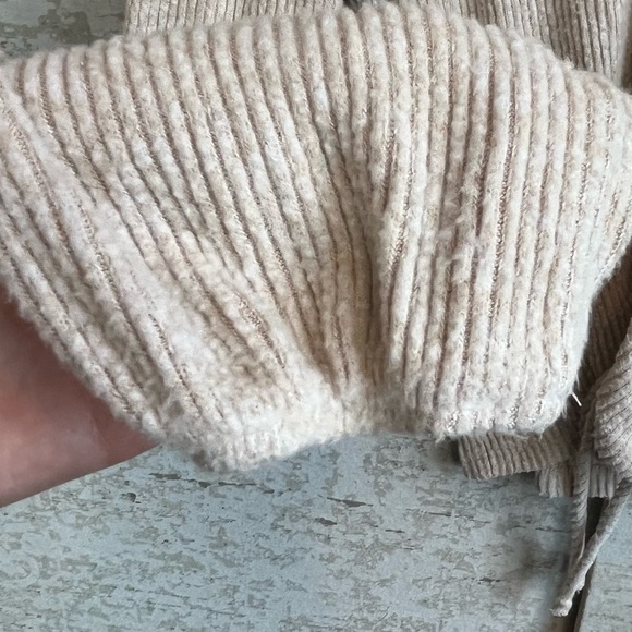 Final Touch Oatmeal Knit Top Sz Large Ruched Front w/ Cinch Tie Stretchy Boho - Picture 8 of 15